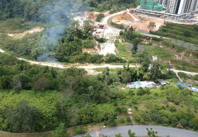 Bungalow Land Gate Guarded Facing Genting Highlands and Corner Unit