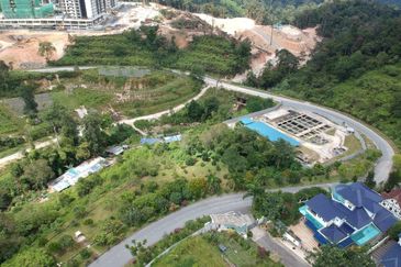 Bungalow Land Gate Guarded Facing Genting Highlands and Corner Unit