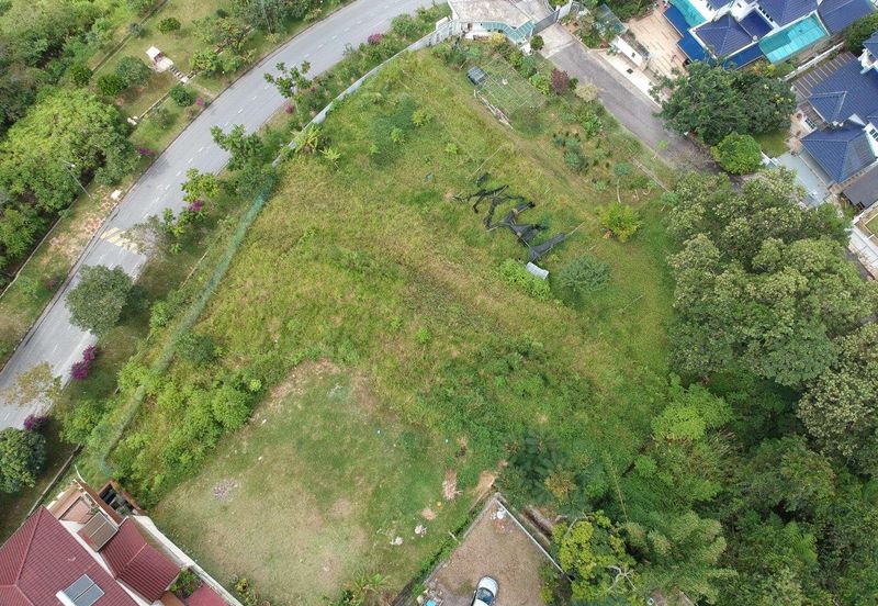Bungalow Land Gate Guarded Facing Genting Highlands and Corner Unit