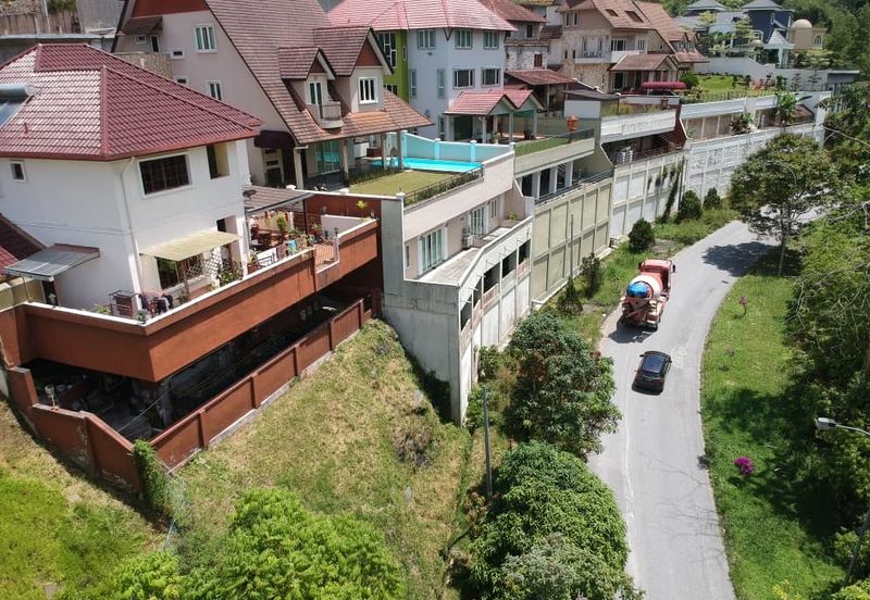 Bungalow Land Gate Guarded Facing Genting Highlands and Corner Unit