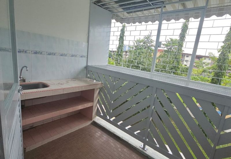 Flat at Bandar Baru Sentul near to LRT station 