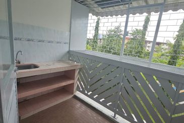 Flat at Bandar Baru Sentul near to LRT station 