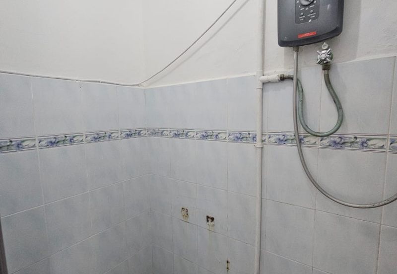 Flat at Bandar Baru Sentul near to LRT station 