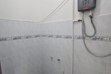 Flat at Bandar Baru Sentul near to LRT station 