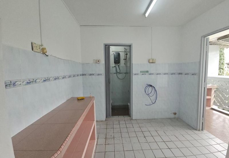 Flat at Bandar Baru Sentul near to LRT station 