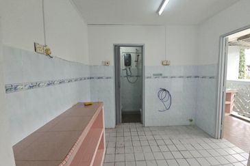 Flat at Bandar Baru Sentul near to LRT station 