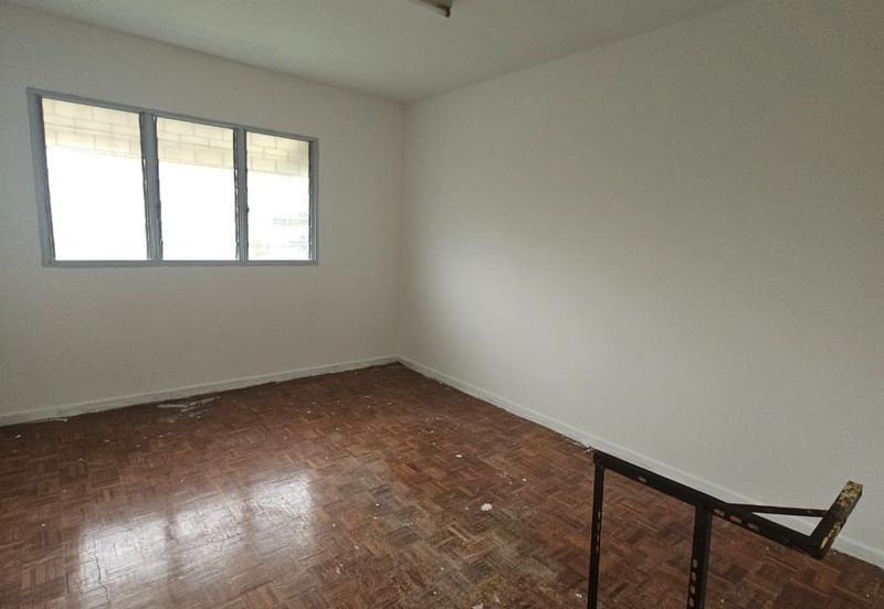 Flat at Bandar Baru Sentul near to LRT station 