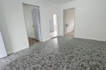 Flat at Bandar Baru Sentul near to LRT station 