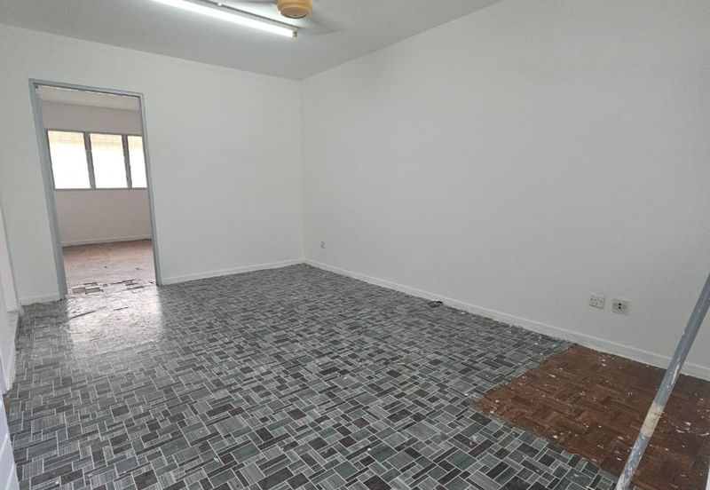 Flat at Bandar Baru Sentul near to LRT station 