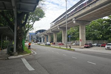 Flat at Bandar Baru Sentul near to LRT station 