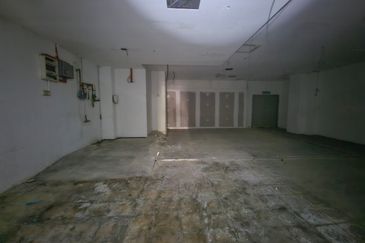 Corner Shoplot on Ground Floor at Tropics Shopping Center