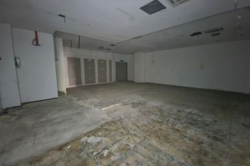 Corner Shoplot on Ground Floor at Tropics Shopping Center