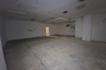 Corner Shoplot on Ground Floor at Tropics Shopping Center