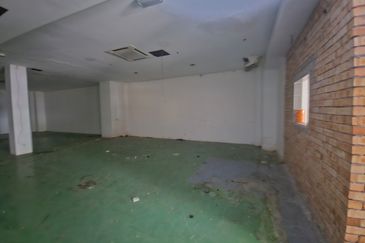 Corner Shoplot on Ground Floor at Tropics Shopping Center