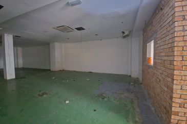 Corner Shoplot on Ground Floor at Tropics Shopping Center