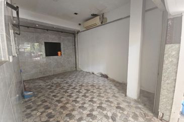 Corner Shoplot on Ground Floor at Tropics Shopping Center