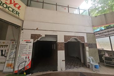 Corner Shoplot on Ground Floor at Tropics Shopping Center