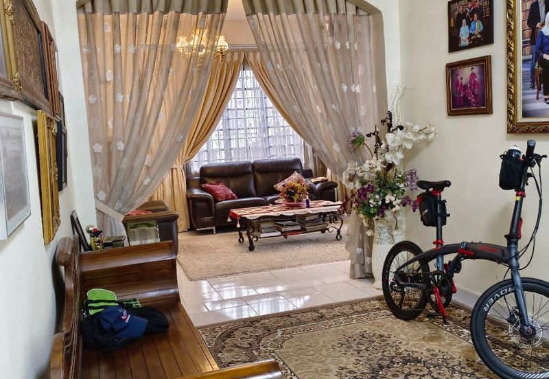 Jalan Suasana, Bandar Tun Hussein Onn