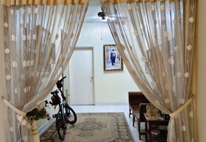 Jalan Suasana, Bandar Tun Hussein Onn