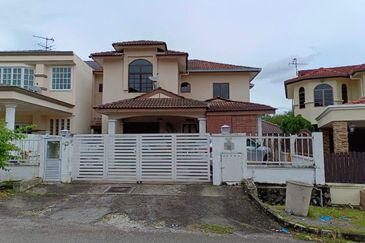 Jalan Suasana, Bandar Tun Hussein Onn