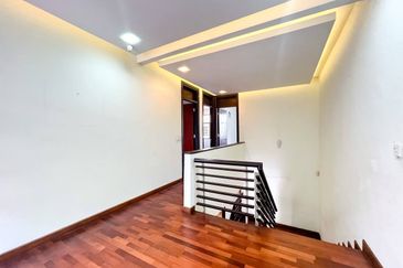 Facing Open Double Storey Terrace Jalan Teratak,Bukit Jelutong