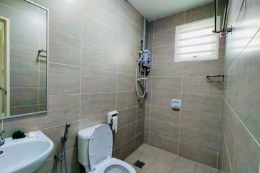 NILAI IMPIAN (LAMAN AZALEA)