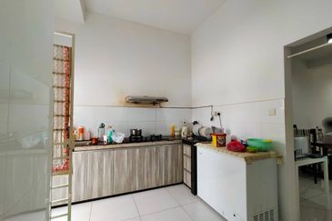 NILAI IMPIAN (LAMAN AZALEA)