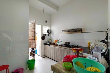 NILAI IMPIAN (LAMAN AZALEA)