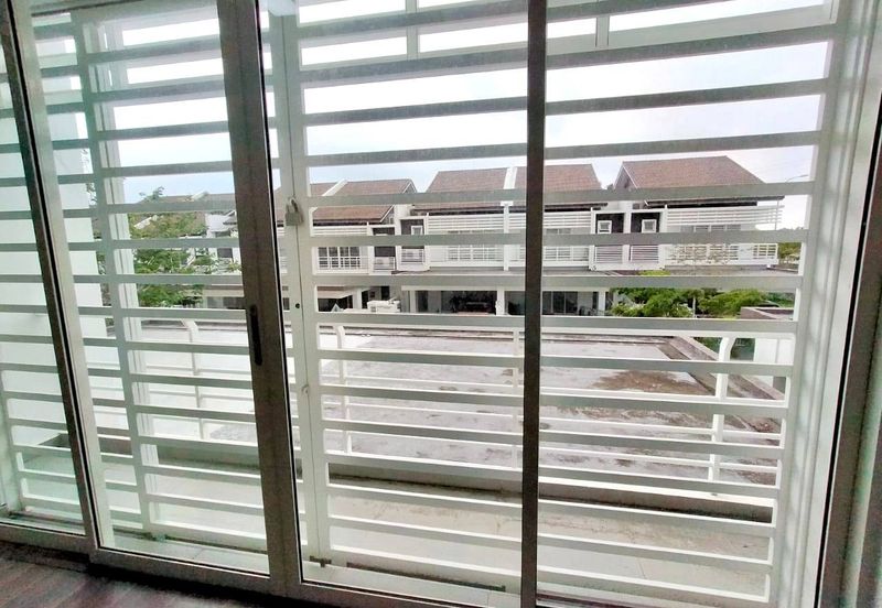 NILAI IMPIAN (LAMAN AZALEA)