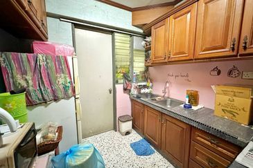 FULL LOAN RENOVATED  Apartment Tasik Heights Bandar Tasik Selatan Cheras Kuala Lumpur FOR SALE