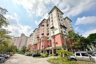 FULL LOAN RENOVATED  Apartment Tasik Heights Bandar Tasik Selatan Cheras Kuala Lumpur FOR SALE
