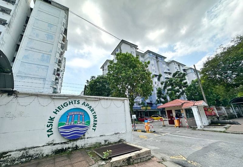 FULL LOAN RENOVATED  Apartment Tasik Heights Bandar Tasik Selatan Cheras Kuala Lumpur FOR SALE