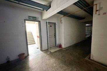 FULL LOAN RENOVATED  Apartment Tasik Heights Bandar Tasik Selatan Cheras Kuala Lumpur FOR SALE
