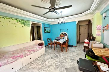 FULL LOAN RENOVATED  Apartment Tasik Heights Bandar Tasik Selatan Cheras Kuala Lumpur FOR SALE