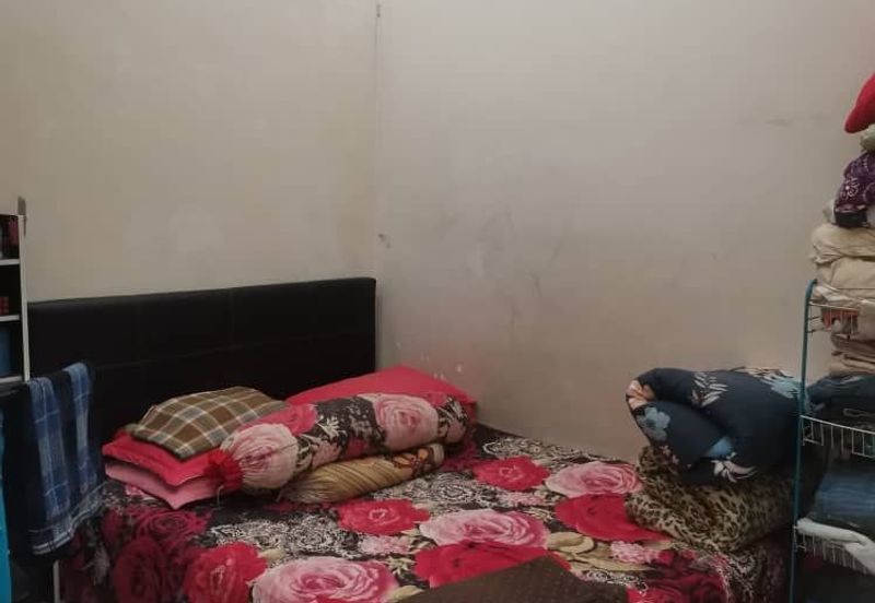 Jalan Kebun Nenas 1A/KS7