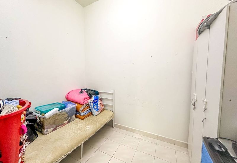 HUGE LAND CORNER LOT Double Storey Semi Detached Cluster Jalan Alam Suria Puncak Alam FOR SALE