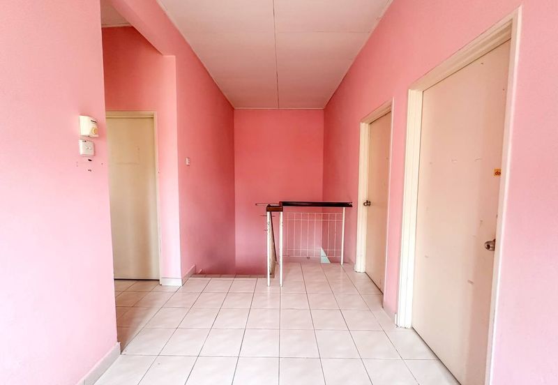 HUGE LAND CORNER LOT Double Storey Semi Detached Cluster Jalan Alam Suria Puncak Alam FOR SALE