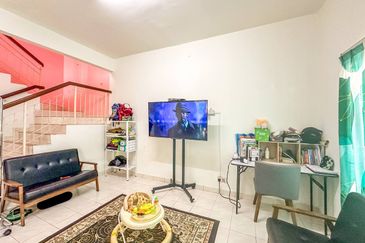 HUGE LAND CORNER LOT Double Storey Semi Detached Cluster Jalan Alam Suria Puncak Alam FOR SALE