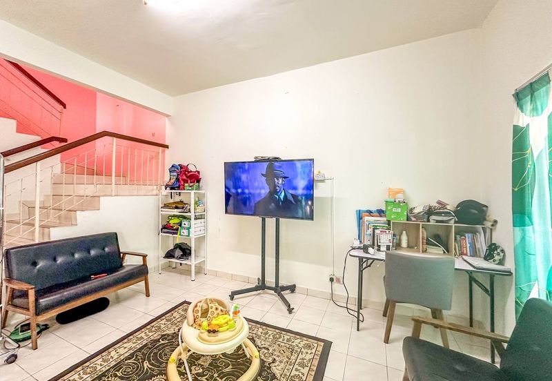 HUGE LAND CORNER LOT Double Storey Semi Detached Cluster Jalan Alam Suria Puncak Alam FOR SALE