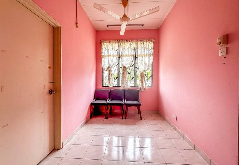 HUGE LAND CORNER LOT Double Storey Semi Detached Cluster Jalan Alam Suria Puncak Alam FOR SALE