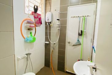 DOUBLE STOREY TERRACE PUTRAJAYA PRESINT 11F (THE PINES)