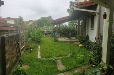 SEMI DETACHED Lagenda 1 Jalan Teratak Bukit Jelutong For Sale