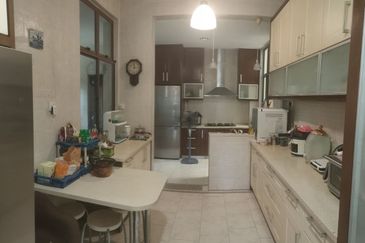 SEMI DETACHED Lagenda 1 Jalan Teratak Bukit Jelutong For Sale