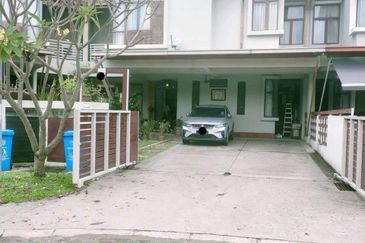 SEMI DETACHED Lagenda 1 Jalan Teratak Bukit Jelutong For Sale