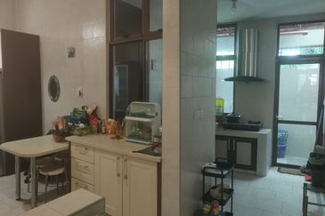 SEMI DETACHED Lagenda 1 Jalan Teratak Bukit Jelutong For Sale