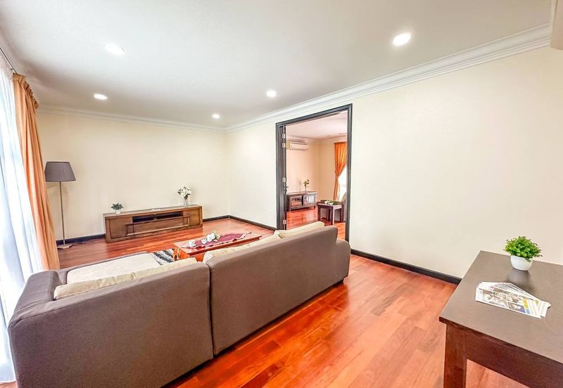 Kiara Peak (Puncak Kiara)