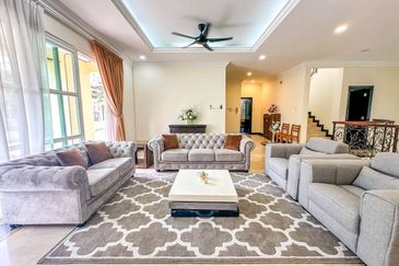 Kiara Peak (Puncak Kiara)