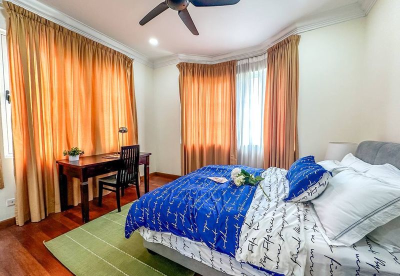 Kiara Peak (Puncak Kiara)