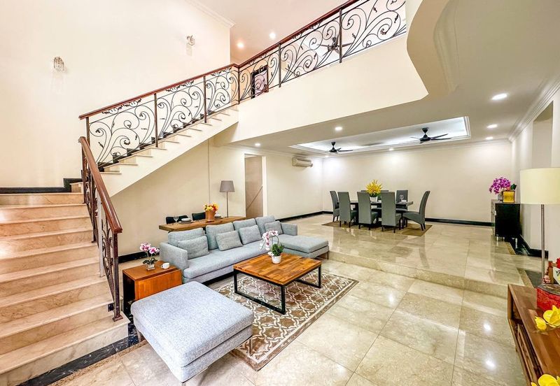 Kiara Peak (Puncak Kiara)