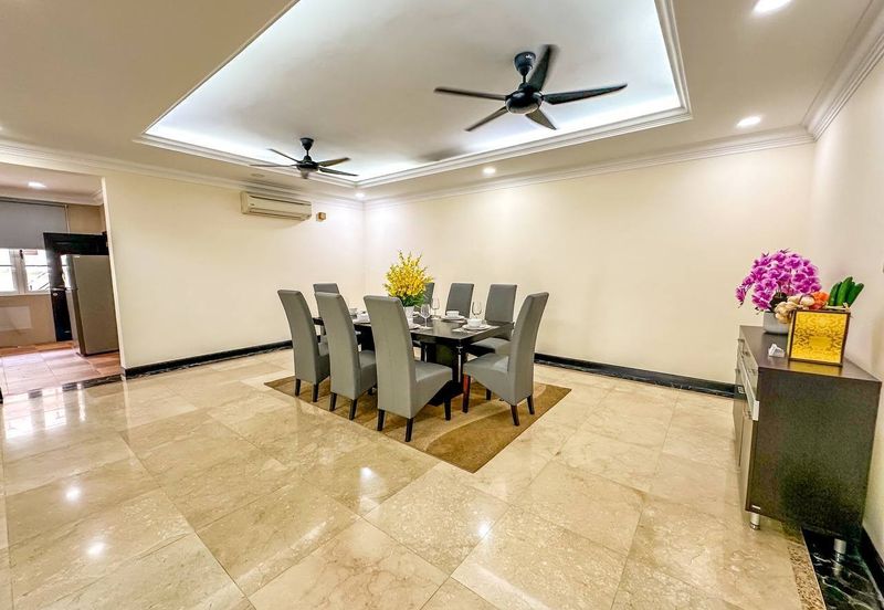 Kiara Peak (Puncak Kiara)